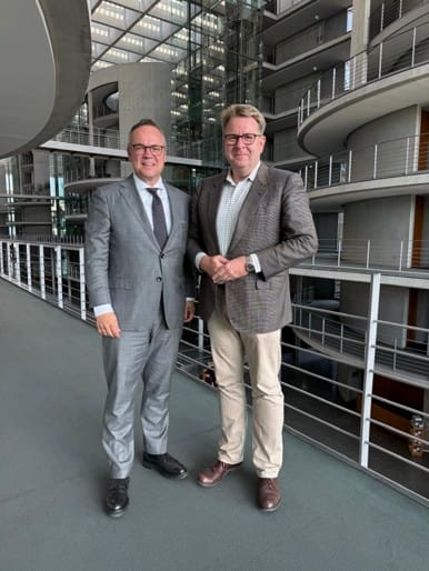 Frank Rottenbacher (AfW), Carsten Müller (CDU), amtierender Vorsitzender des Ausschusses für Recht und Verbraucherschutz